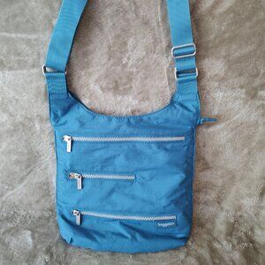 Like-New Authentic Baggalini Triple Front Zip Teal and Orange Crossbody Bag